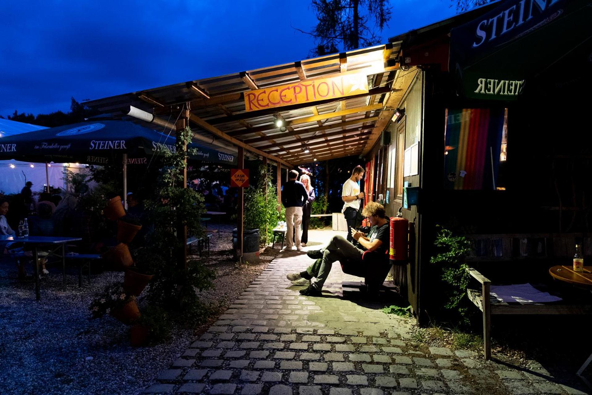 The Tent - Youth Only - Buchung Leider Nur Bis 30 Jahre Moeglich! München Eksteriør bilde