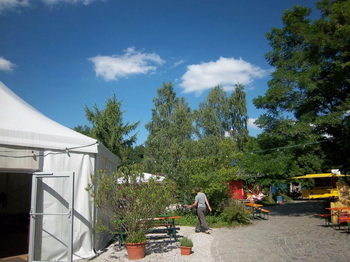 The Tent - Youth Only - Buchung Leider Nur Bis 30 Jahre Moeglich! München Eksteriør bilde